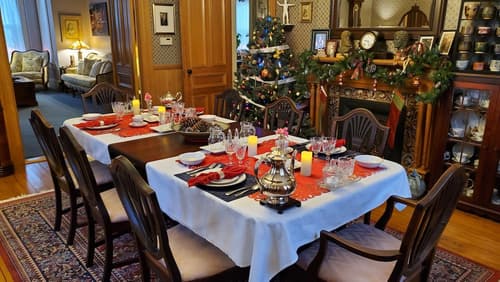 The Lark & Loon Inn, Dining room