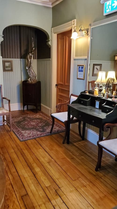 The Lark & Loon Inn, Reception