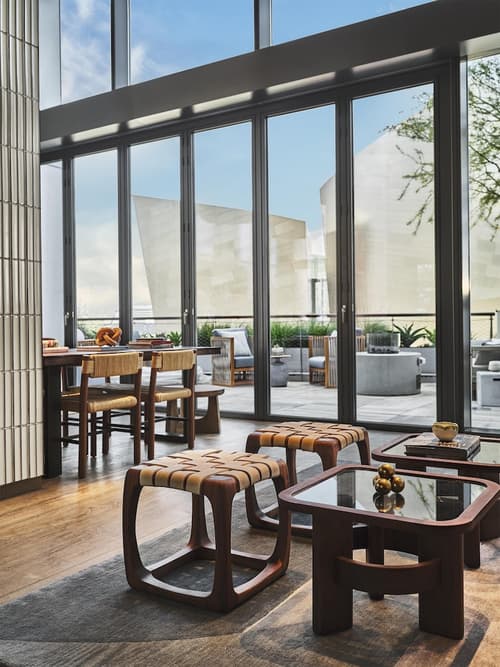 Conrad Los Angeles, Lobby