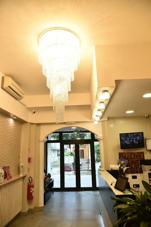 Hotel Okinawa, Reception