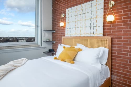 The Modernist Hotel, Room