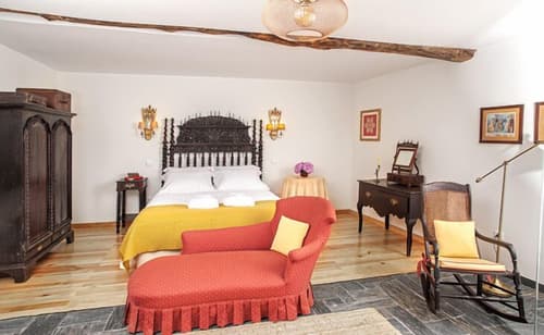 Casa do Salgueiral, Room