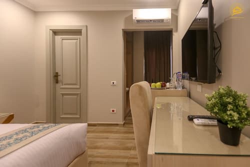 Mamlouk Pyramids Hotel