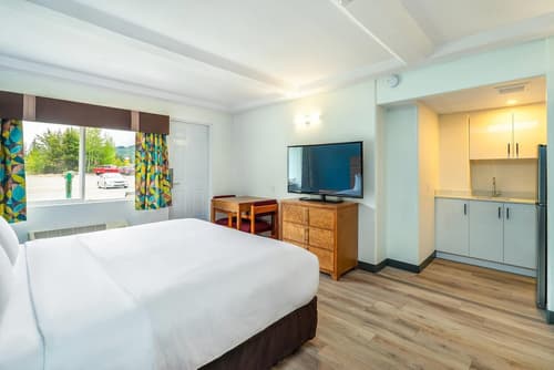 Quality Inn & Suites, Room