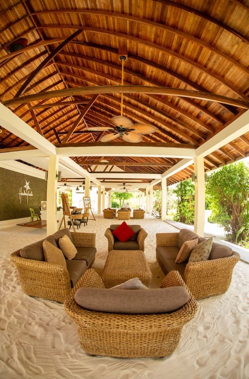 Hondaafushi Island Resort, Reception