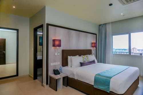 Aura Suites, Room