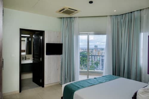 Aura Suites, Room