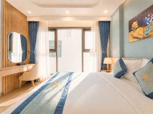 Canary Gold Hotel Quy Nhơn, Beachfront
