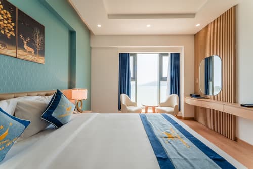 Canary Gold Hotel Quy Nhơn, Beachfront