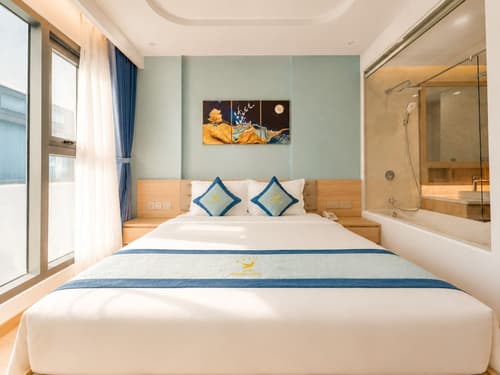 Canary Gold Hotel Quy Nhơn, Beachfront