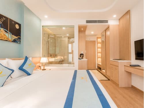 Canary Gold Hotel Quy Nhơn, Beachfront