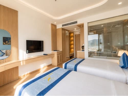 Canary Gold Hotel Quy Nhơn, Beachfront