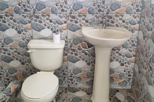 Comfortable 1-bed Cottage in Codrington Barbuda, Bathroom