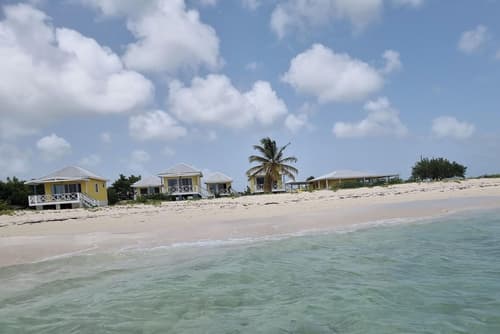 Harrys Cottages Cottage 5 Right on the Pink Sand, Beach
