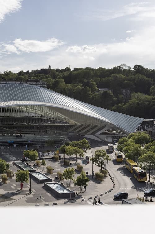 YUST Liège, Exterior