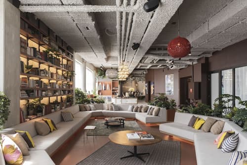 YUST Liège, Reception