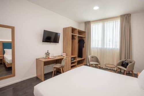 V Hotel