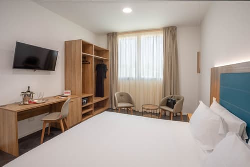V Hotel