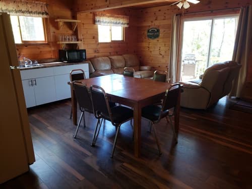 Red Lodge Resort, In-room dining