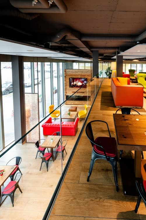 Los Lorentes Residences, Lobby sitting area