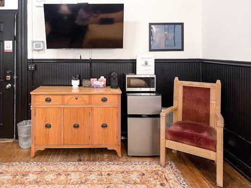 The Oliver Inn | Duluth Hotel Near Canal Park, Room