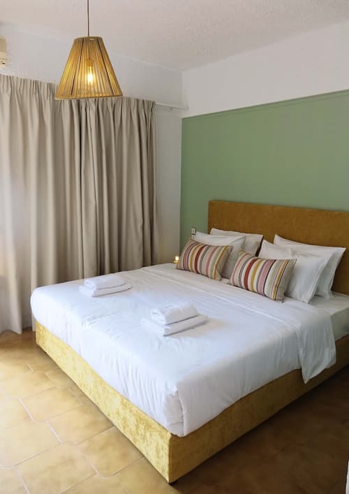 Eleaterra Hotel