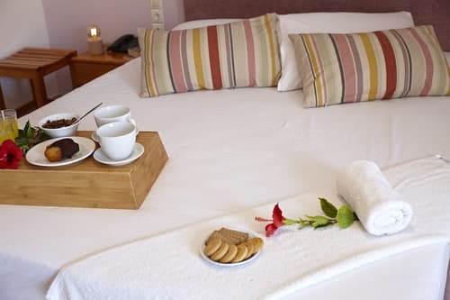 Eleaterra Hotel
