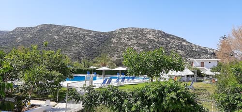 Eleaterra Hotel