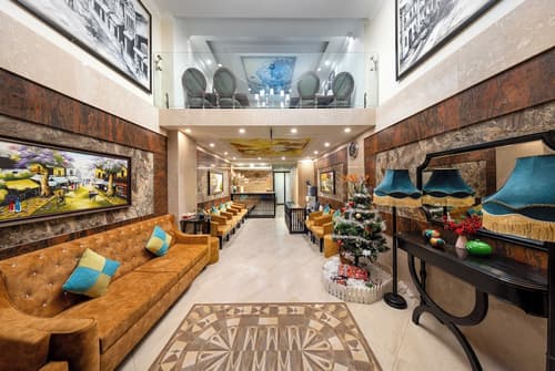 Golden Legend Palace Hotel, Reception