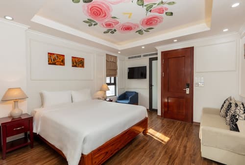 Golden Legend Palace Hotel, Room