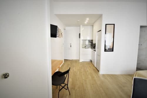 Sophia Studios, Room