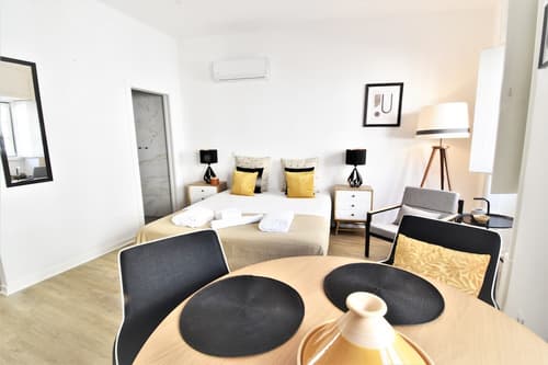 Sophia Studios, Room