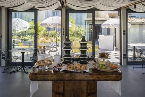 Hotel Priori Secret Garden