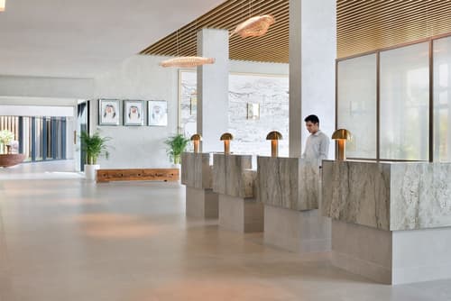 Mövenpick Resort Al Marjan Island, Reception