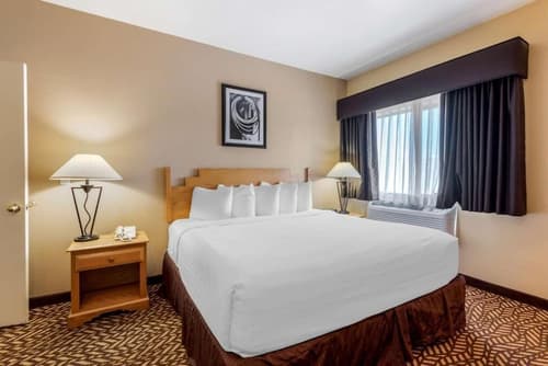 Turquoise Inn & Suites