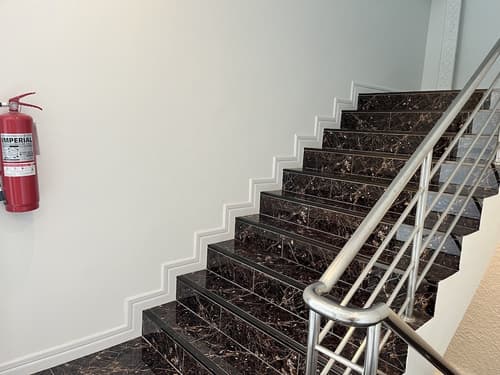 Anwari Hotel, Interior entrance