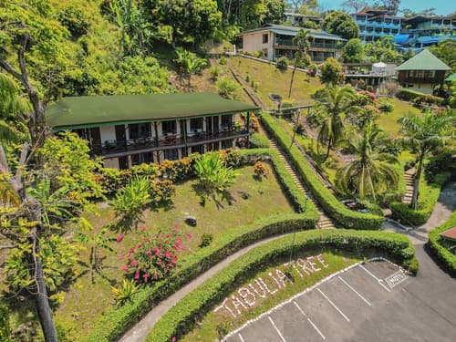 Tabulia Tree Hotel and Villas