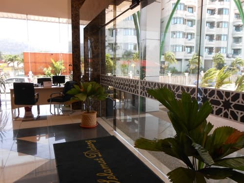 HIG Hotel & Convention, Interior entrance
