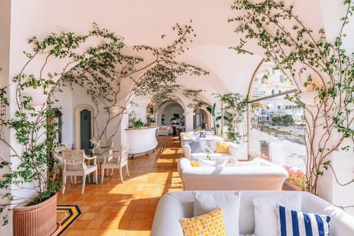 Covo dei Saraceni, Lobby lounge