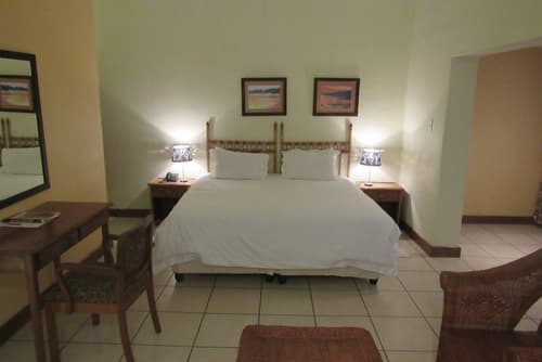 Emafini Country Lodge, Room