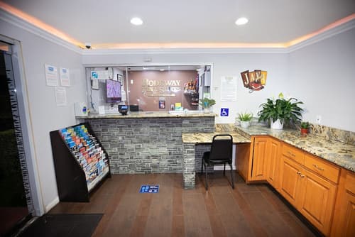 Rodeway Inn & Suites Bellflower, Reception