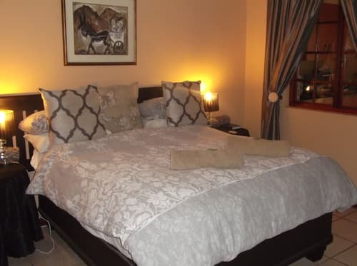 Old Mill Lodge, Working Ostrich Farm & Restaurant, Oudtshoorn, Room