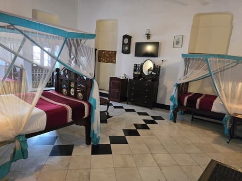 Dhow Palace Hotel, Room