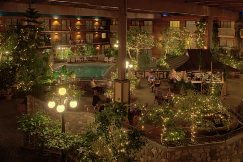 Prestige Vernon Lodge and Conference Centre, Terrace/patio