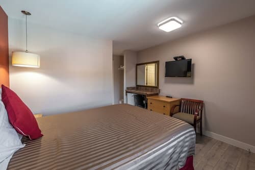 Sahara Courtyard Inn Penticton, Room