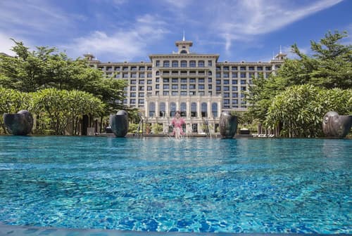 Hilton Haikou Meilan, Outdoor pool