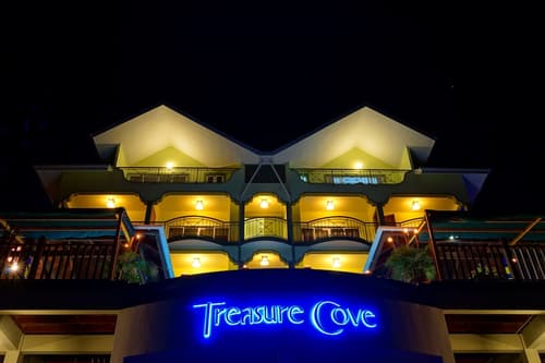 Treasure Cove, Pool