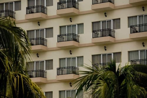 Mikhael's Hotel, Exterior detail