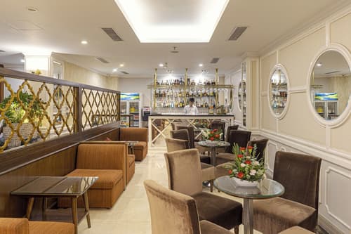 Chalcedony Grand Hotel, Interior entrance