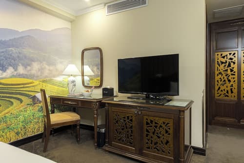 Chalcedony Grand Hotel, Room